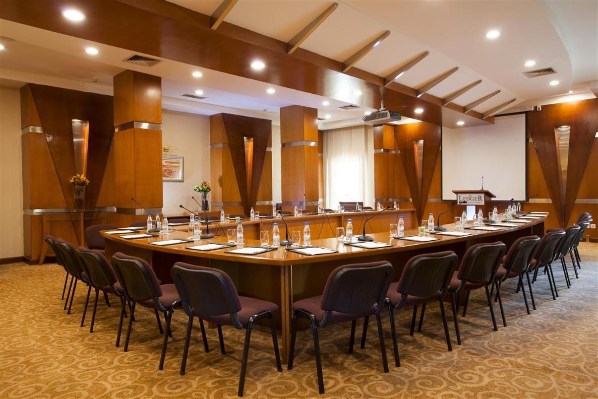Hotel Ledger Plaza Банги Экстерьер фото
